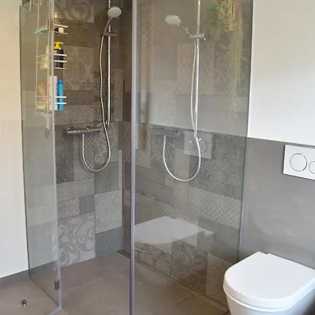 Wunderschone Helle Wohnung, 10 Min Zum Zentrum Apartment *