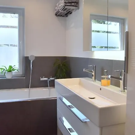 Wunderschöne Helle Wohnung, 10 Min Zum Zentrum Apartment