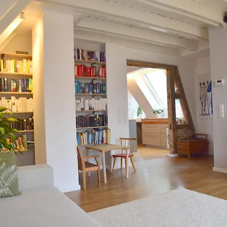 Wunderschone Helle Wohnung, 10 Min Zum Zentrum *