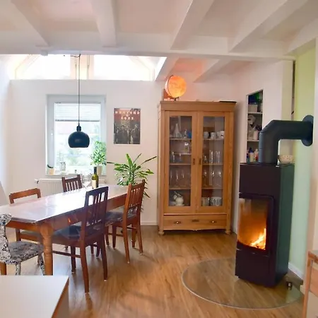 Wunderschone Helle Wohnung, 10 Min Zum Zentrum Apartment *