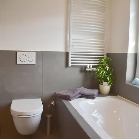 Wunderschone Helle Wohnung, 10 Min Zum Zentrum