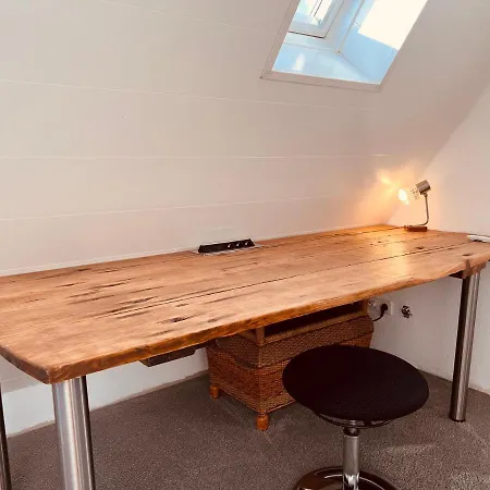 Wunderschone Helle Wohnung, 10 Min Zum Zentrum シュトゥットガルト