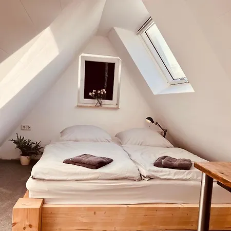 Wunderschone Helle Wohnung, 10 Min Zum Zentrum Apartment *